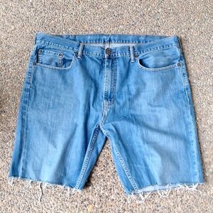 Levi's cut-off jorts size 40